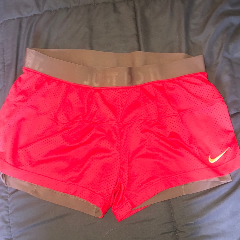 NIKE DRI FIT RUNNING SHORTS in M